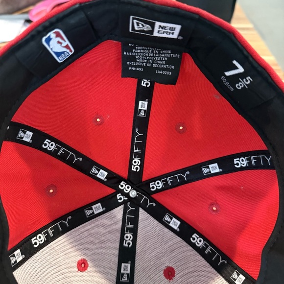 New Era Chicago Bulls Red and Black Flat Brim Snapback Hat - Picture 8 of 10